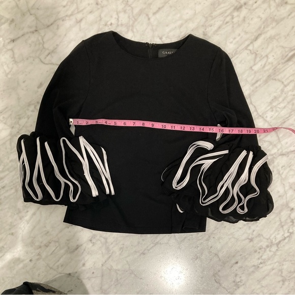 NWOT GRACIA black blouse white tired ruffle 3/4 sleeves S - Picture 8 of 11
